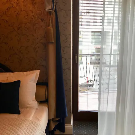 Hotel Sleepwalker Boutique 4*